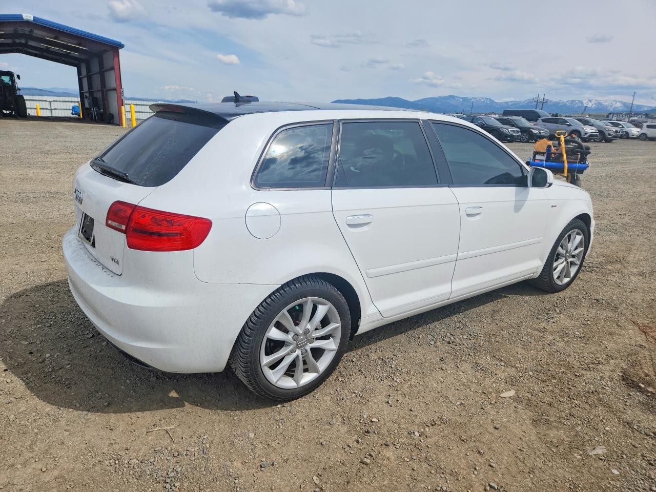 2013 Audi A3 Premium White vin: WAUBJAFM9DA022744