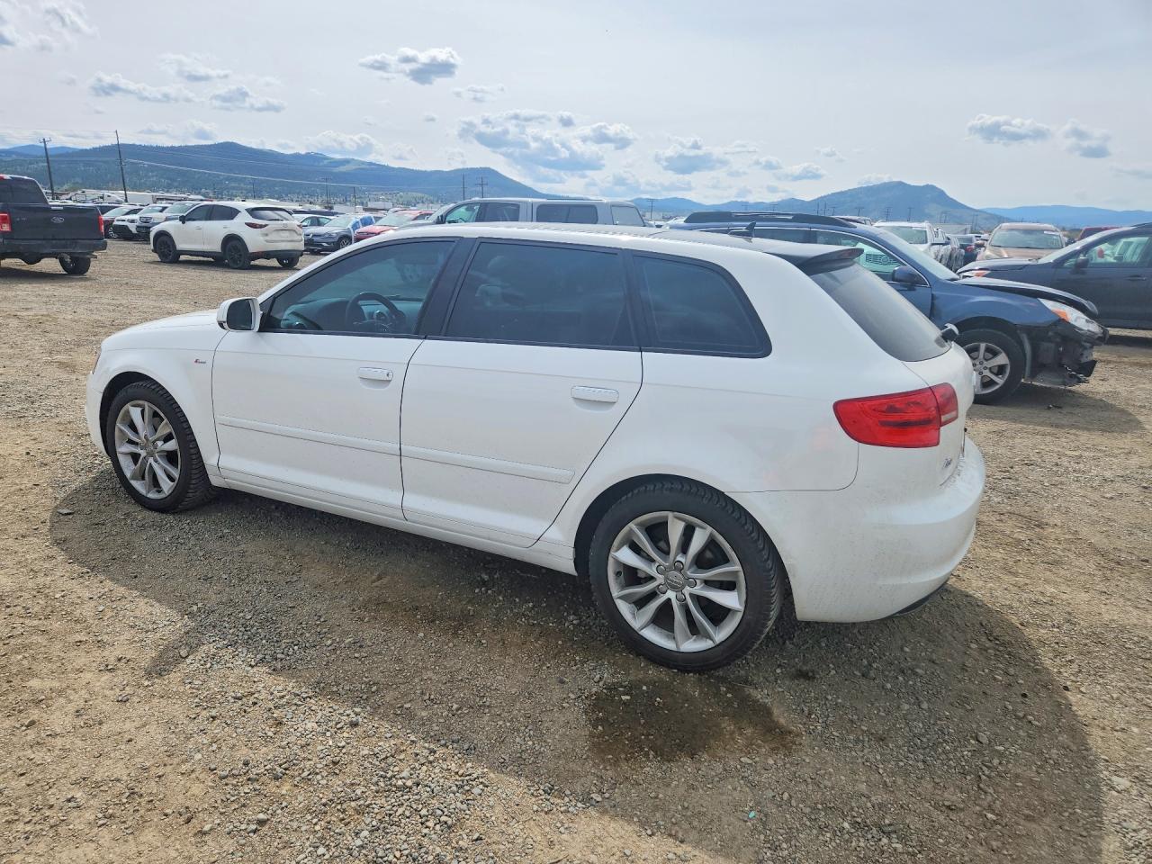 2013 Audi A3 Premium White vin: WAUBJAFM9DA022744
