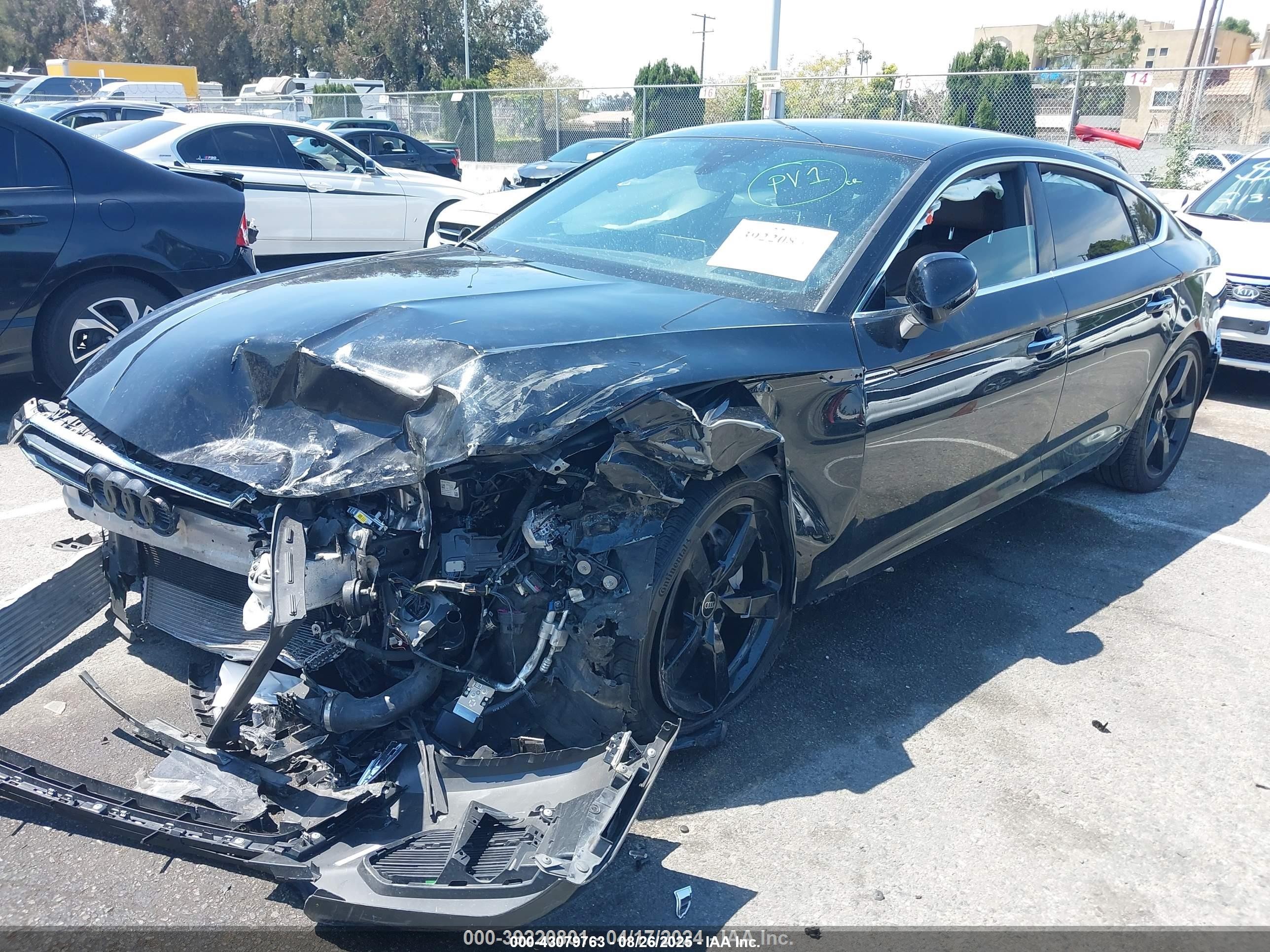 2018 Audi A5 2.0t Premium Черный vin: WAUBNCF56JA108484