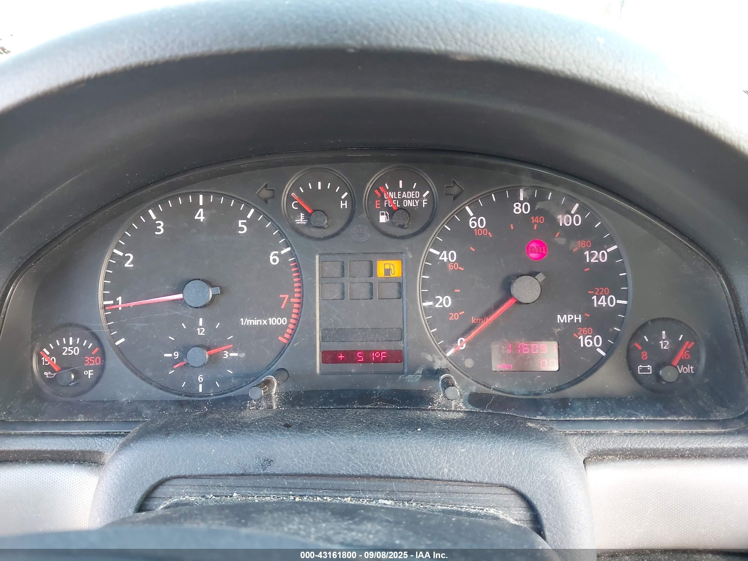 1999 Audi A4 1.8t Quattro Серебряный vin: WAUCB28D4XA307232