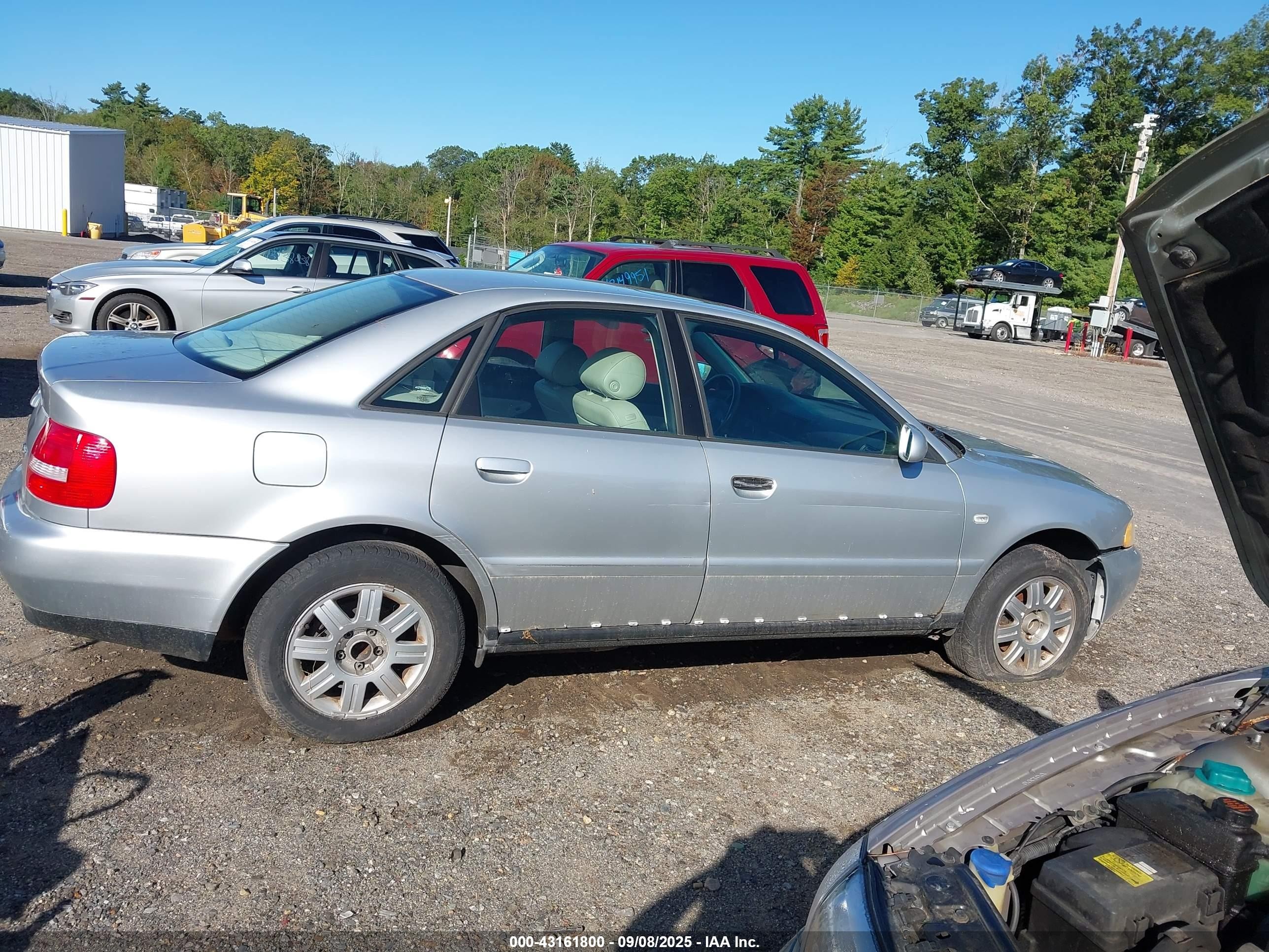 1999 Audi A4 1.8t Quattro Серебряный vin: WAUCB28D4XA307232