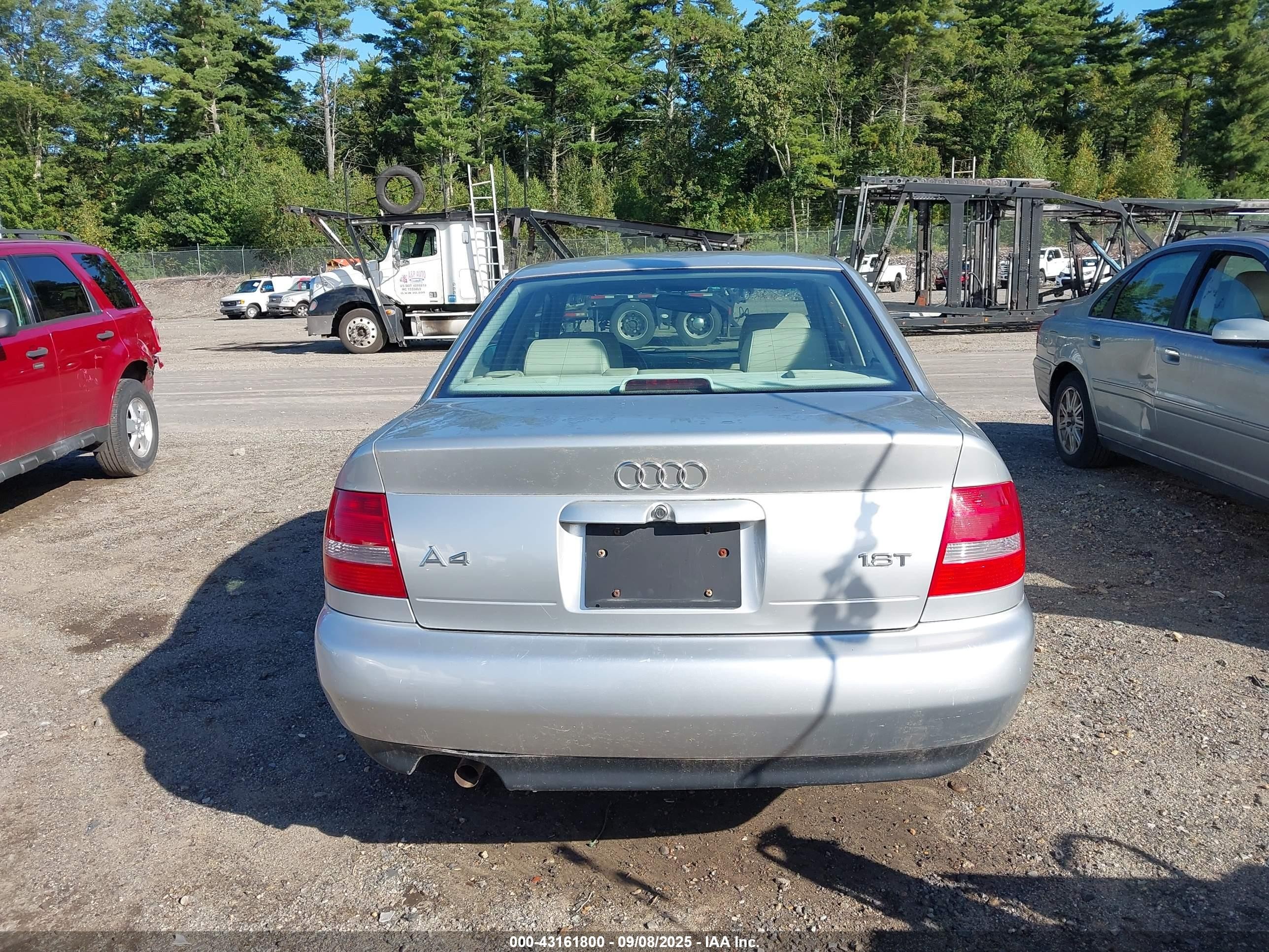 1999 Audi A4 1.8t Quattro Серебряный vin: WAUCB28D4XA307232