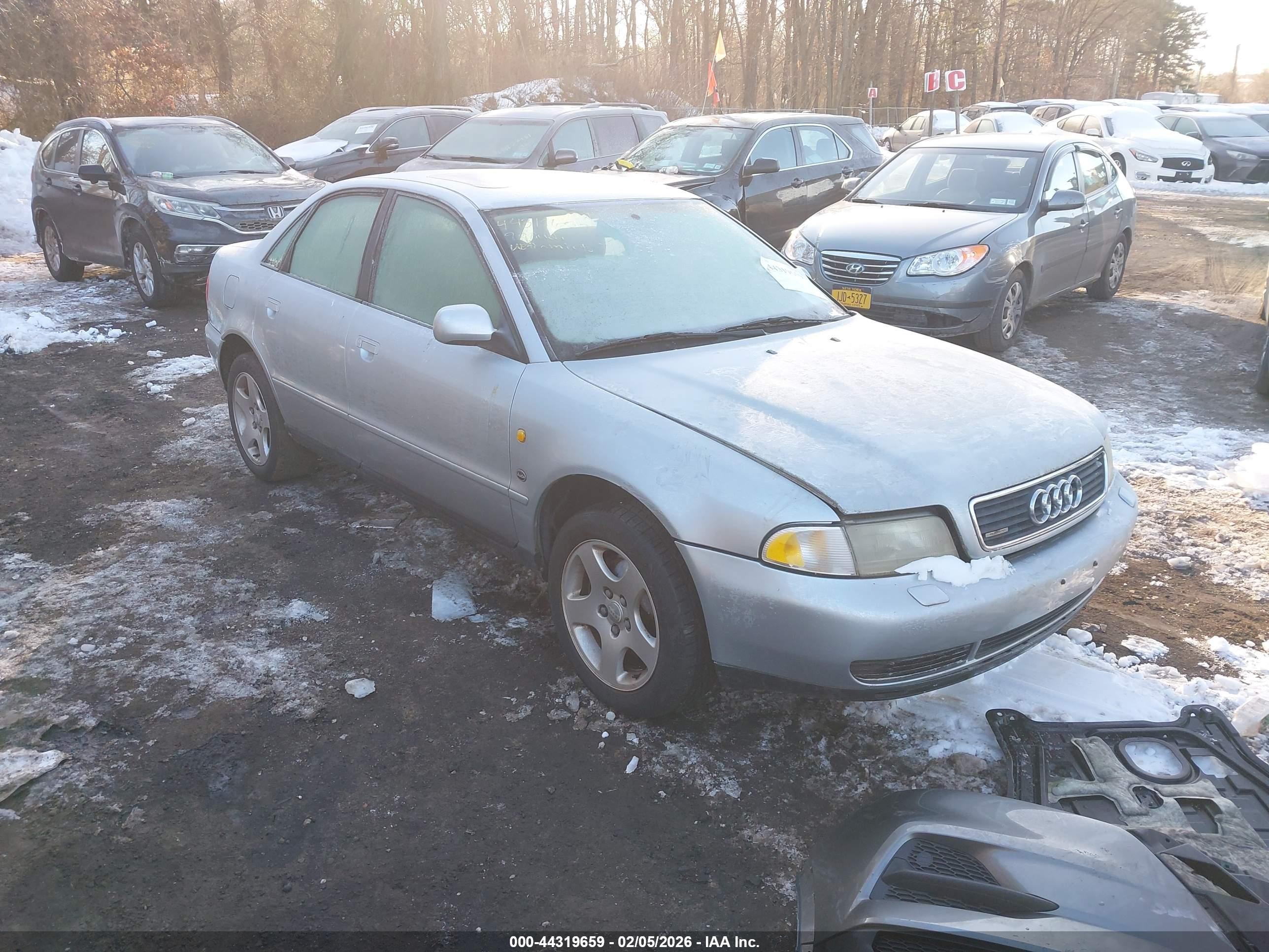 1997 Audi A4 1.8 T Серебряный vin: WAUCB88D6VA197929
