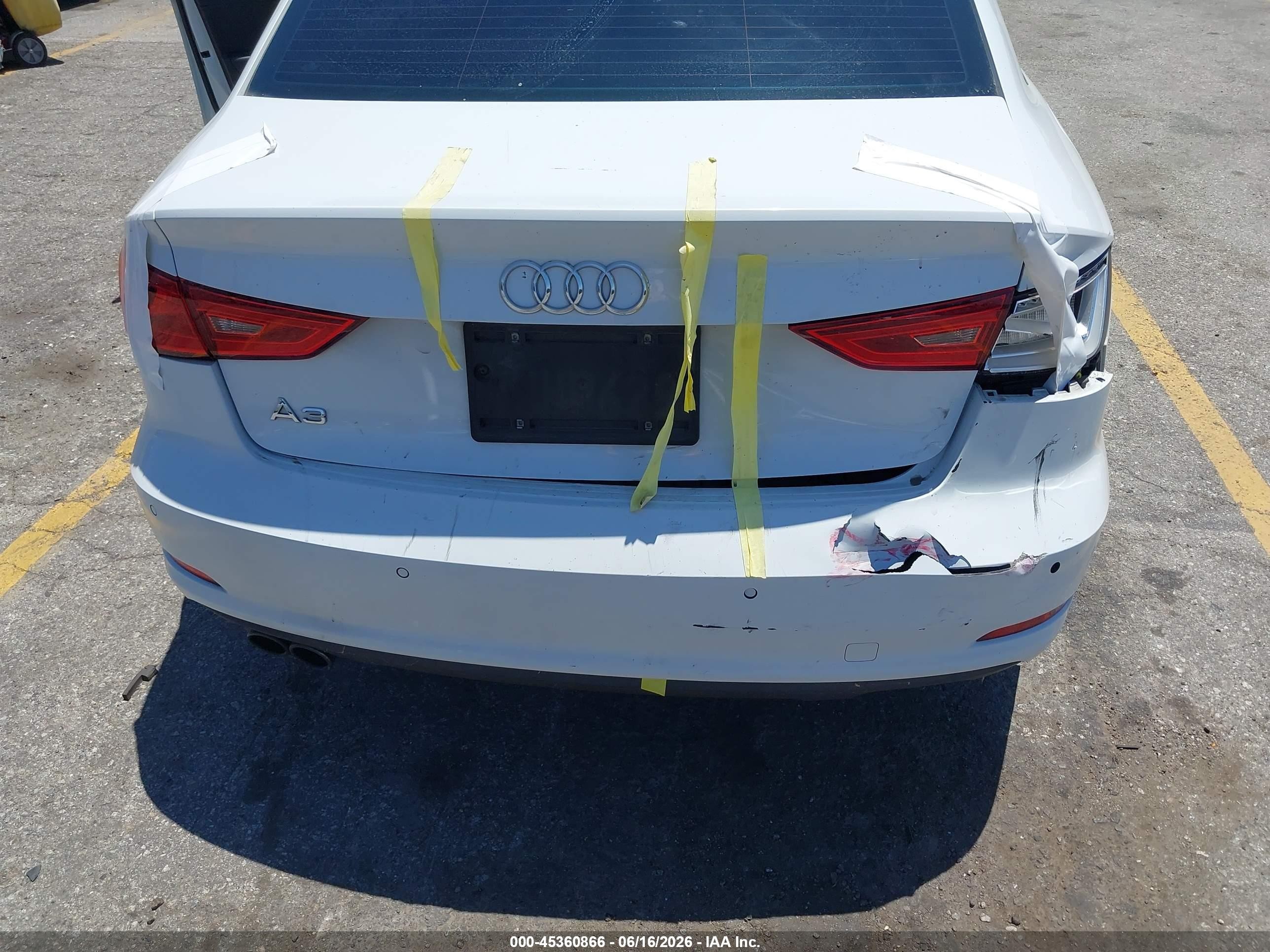 2015 Audi A3 1.8t Premium White vin: WAUCCGFF0F1081509