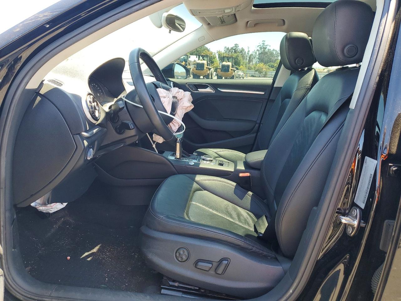 2015 Audi A3 Premium Plus Черный vin: WAUCCGFF2F1006505