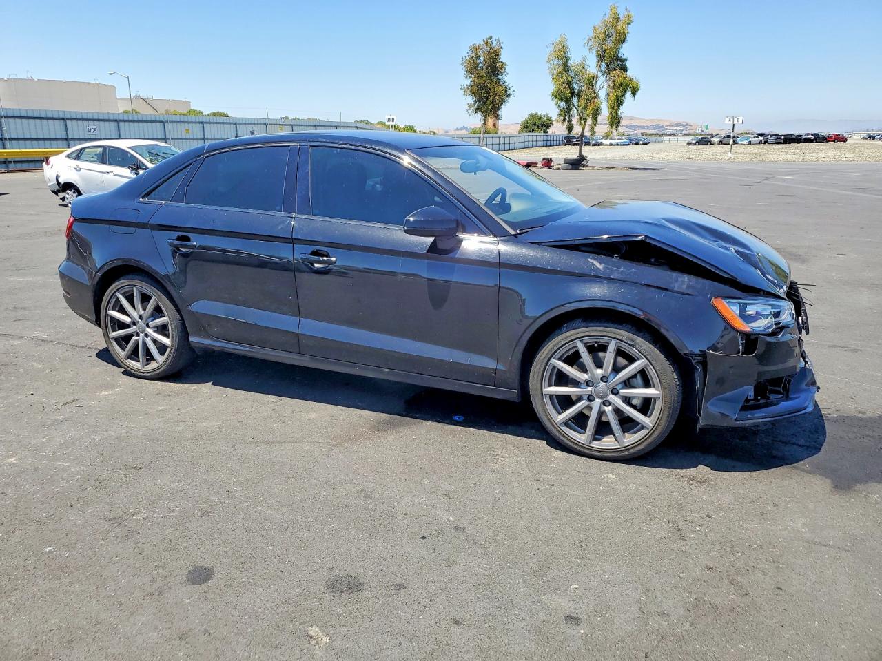 2015 Audi A3 Premium Plus Черный vin: WAUCCGFF2F1006505