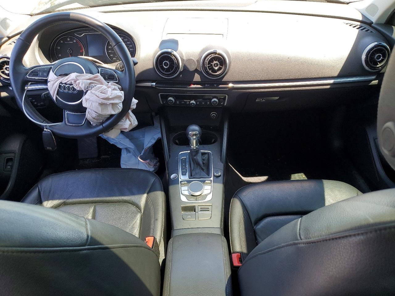 2015 Audi A3 Premium Plus Черный vin: WAUCCGFF2F1006505