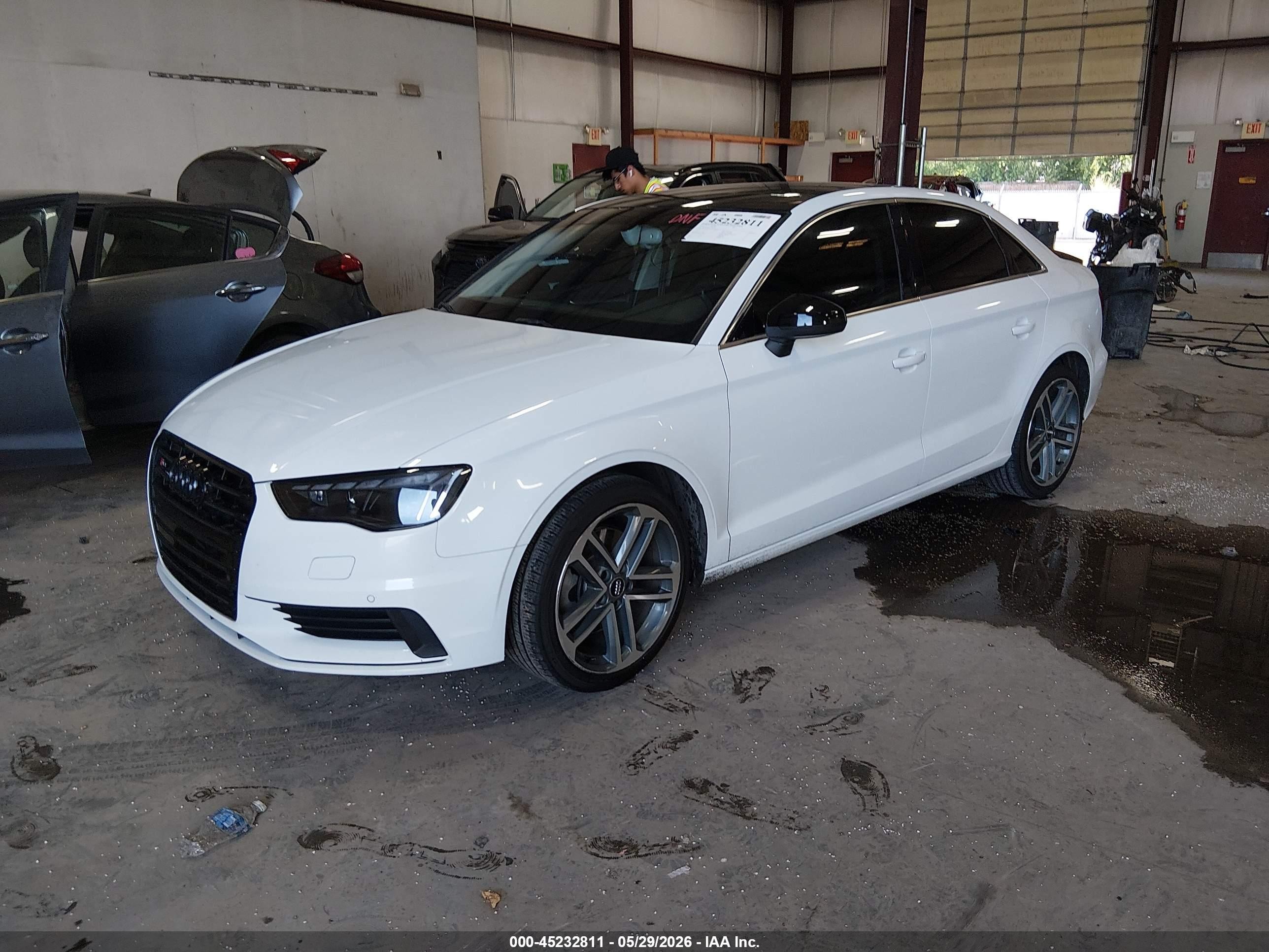 2015 Audi A3 1.8t Premium White vin: WAUCCGFF2F1010215