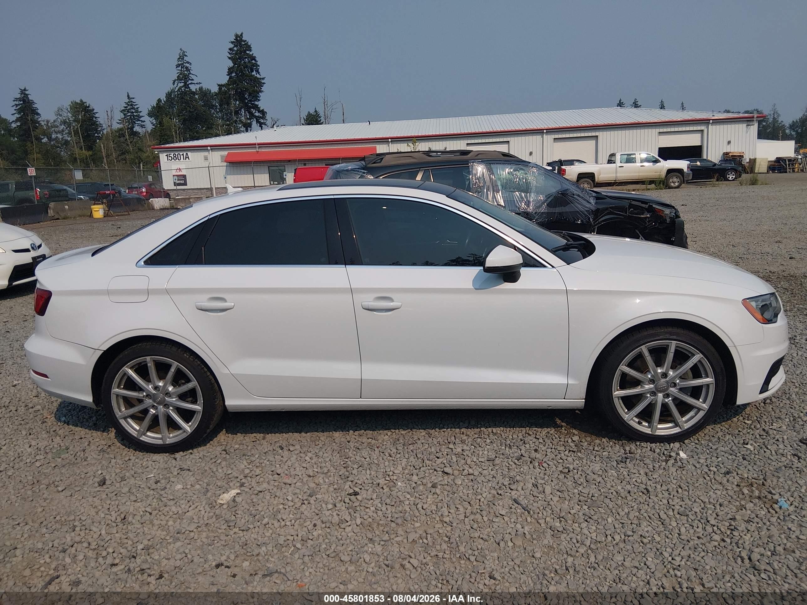 2015 Audi A3 1.8t Premium White vin: WAUCCGFF2F1011560