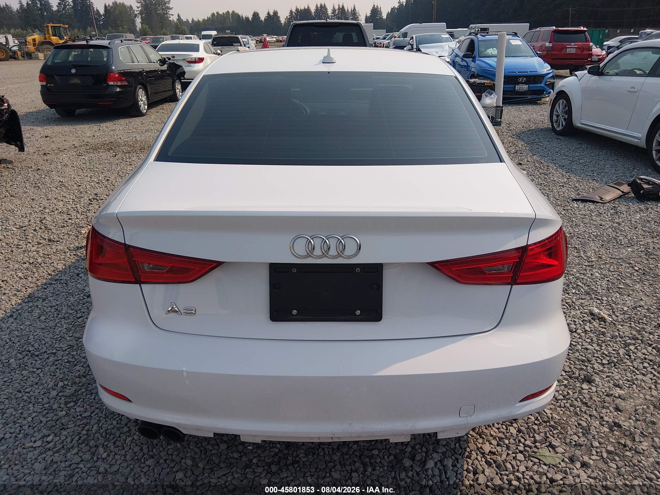 2015 Audi A3 1.8t Premium White vin: WAUCCGFF2F1011560