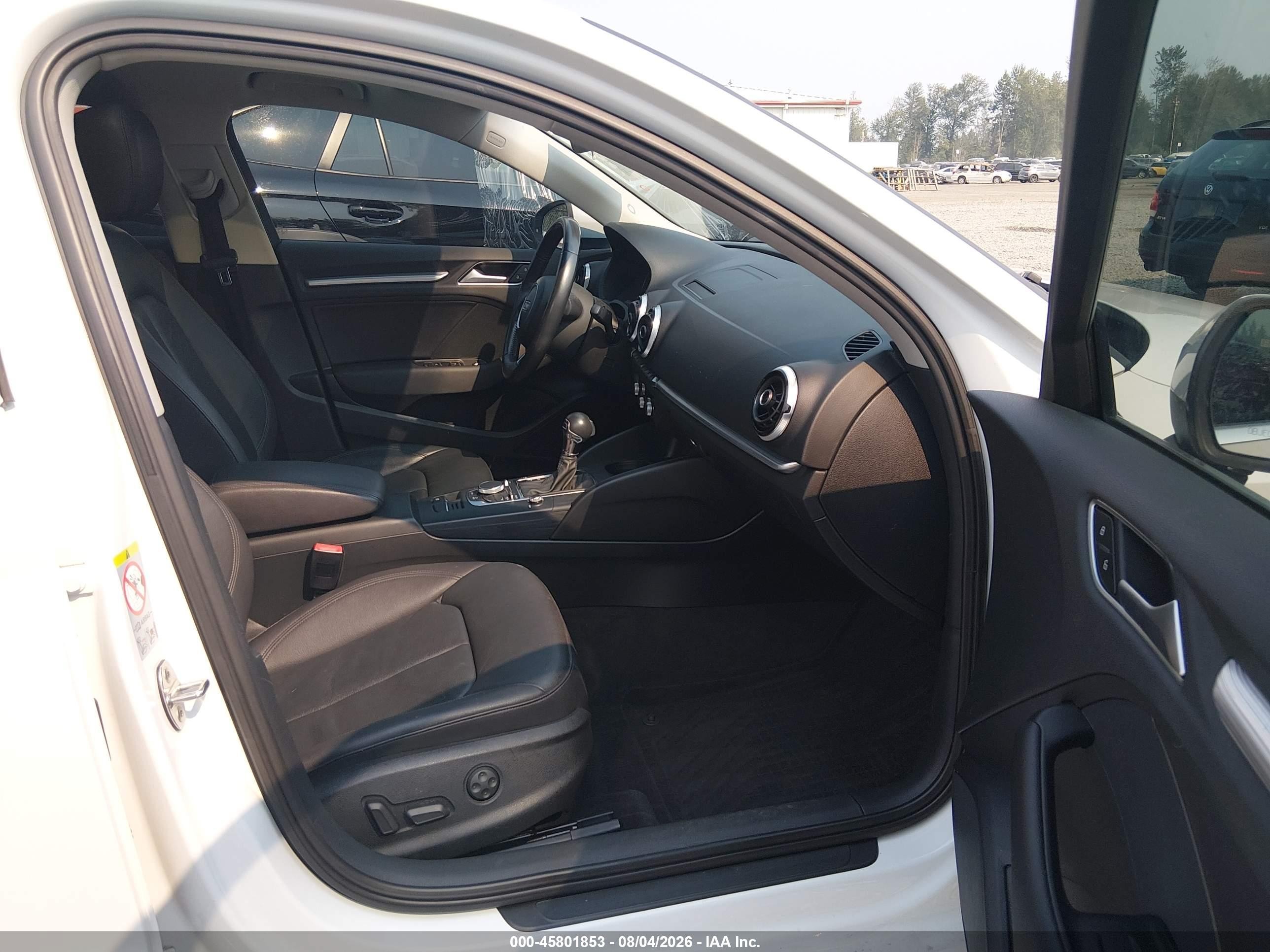 2015 Audi A3 1.8t Premium White vin: WAUCCGFF2F1011560