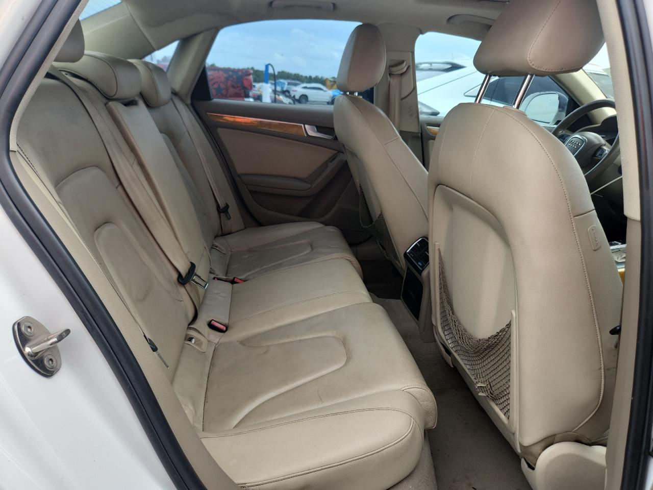 2009 Audi A4 Premium White vin: WAUCF78K49N076392