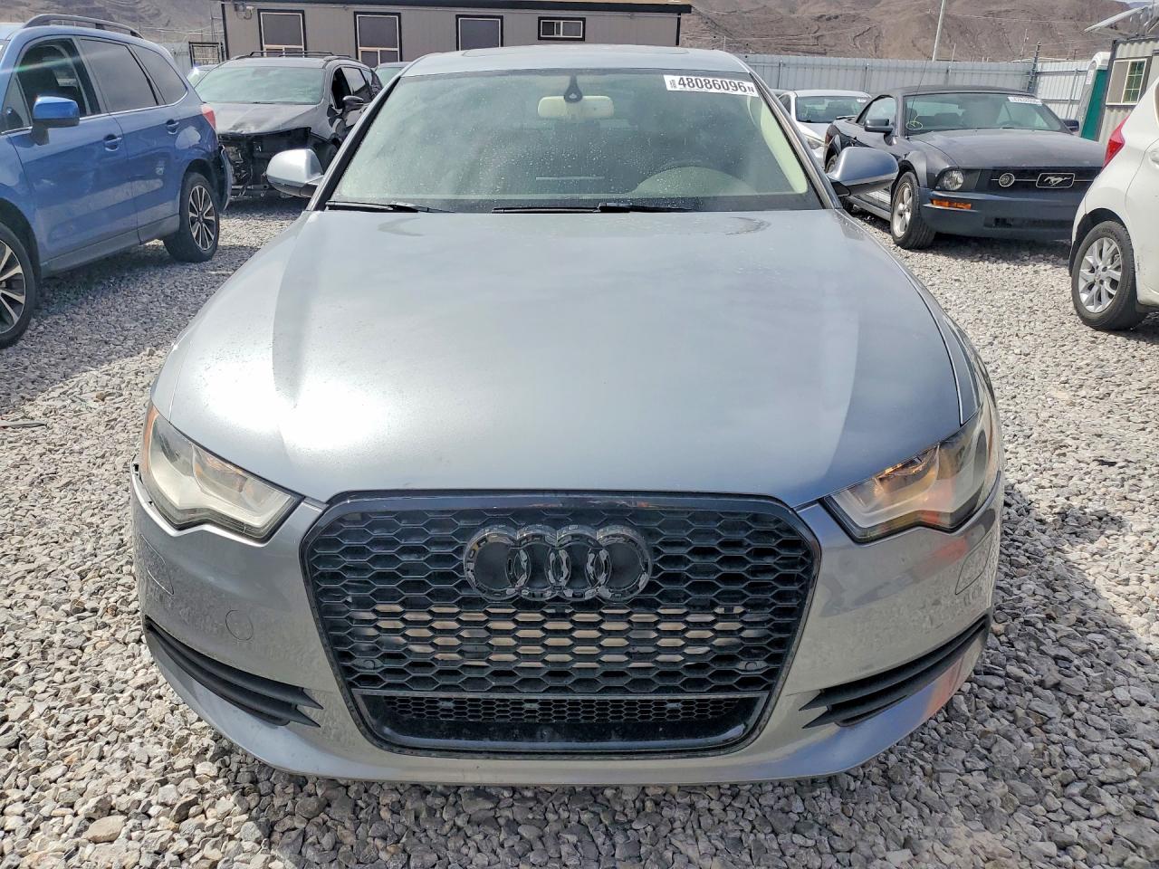 2012 Audi A6 Premium Серебряный vin: WAUCFAFC2CN174871