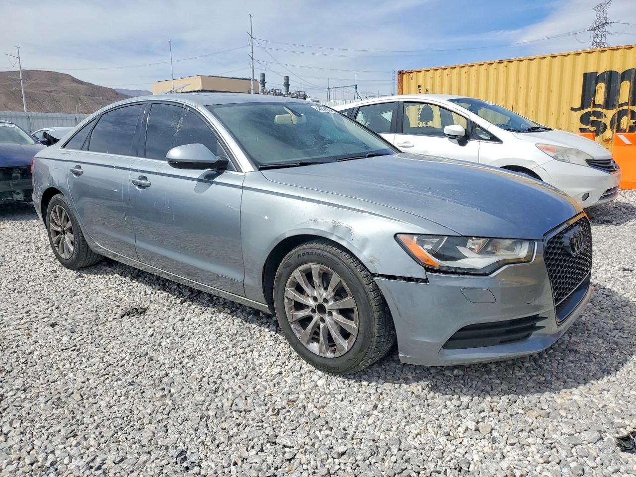 2012 Audi A6 Premium Серебряный vin: WAUCFAFC2CN174871
