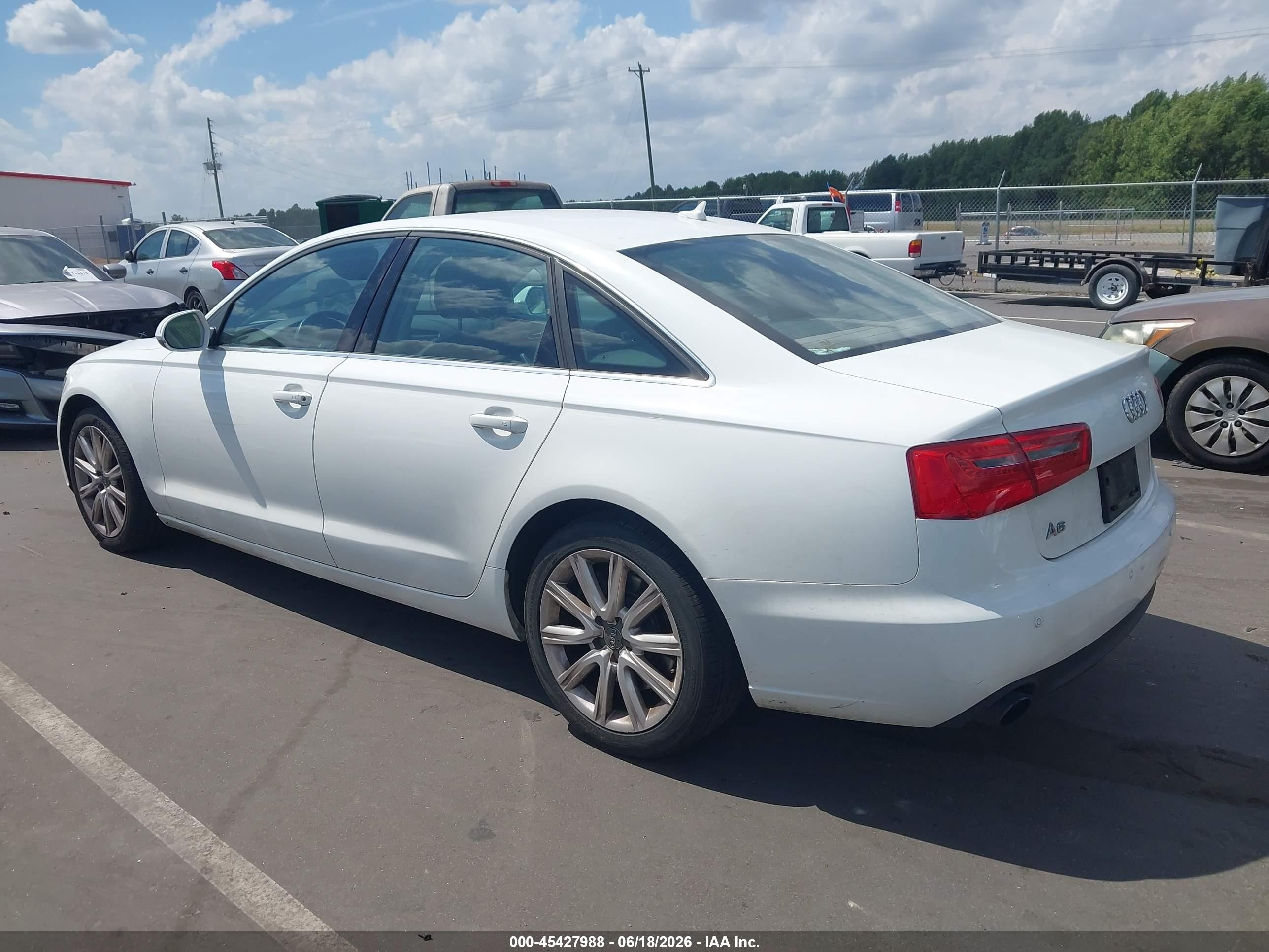 2015 Audi A6 2.0t Premium Белый vin: WAUCFAFC6FN034116
