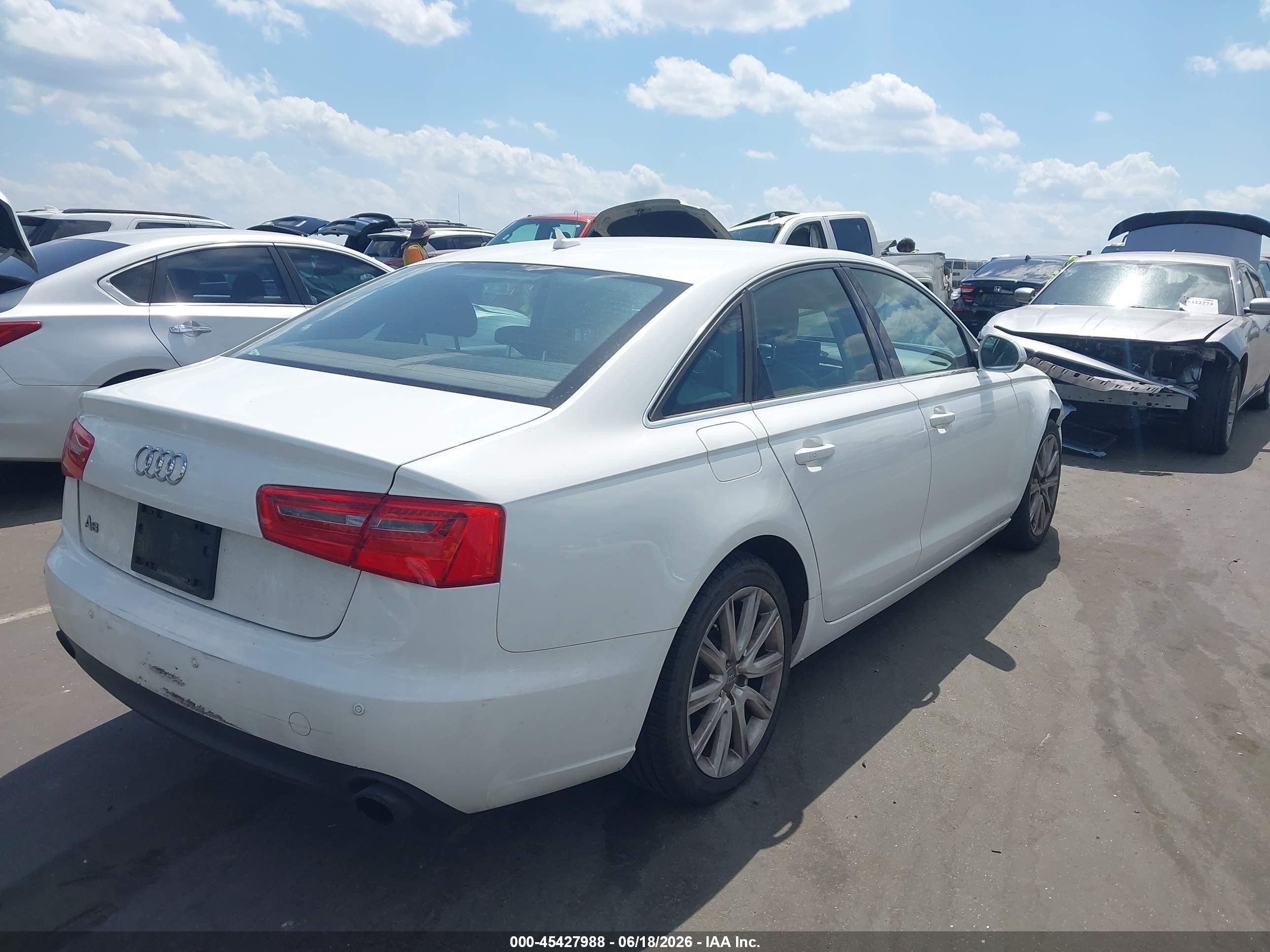 2015 Audi A6 2.0t Premium Белый vin: WAUCFAFC6FN034116
