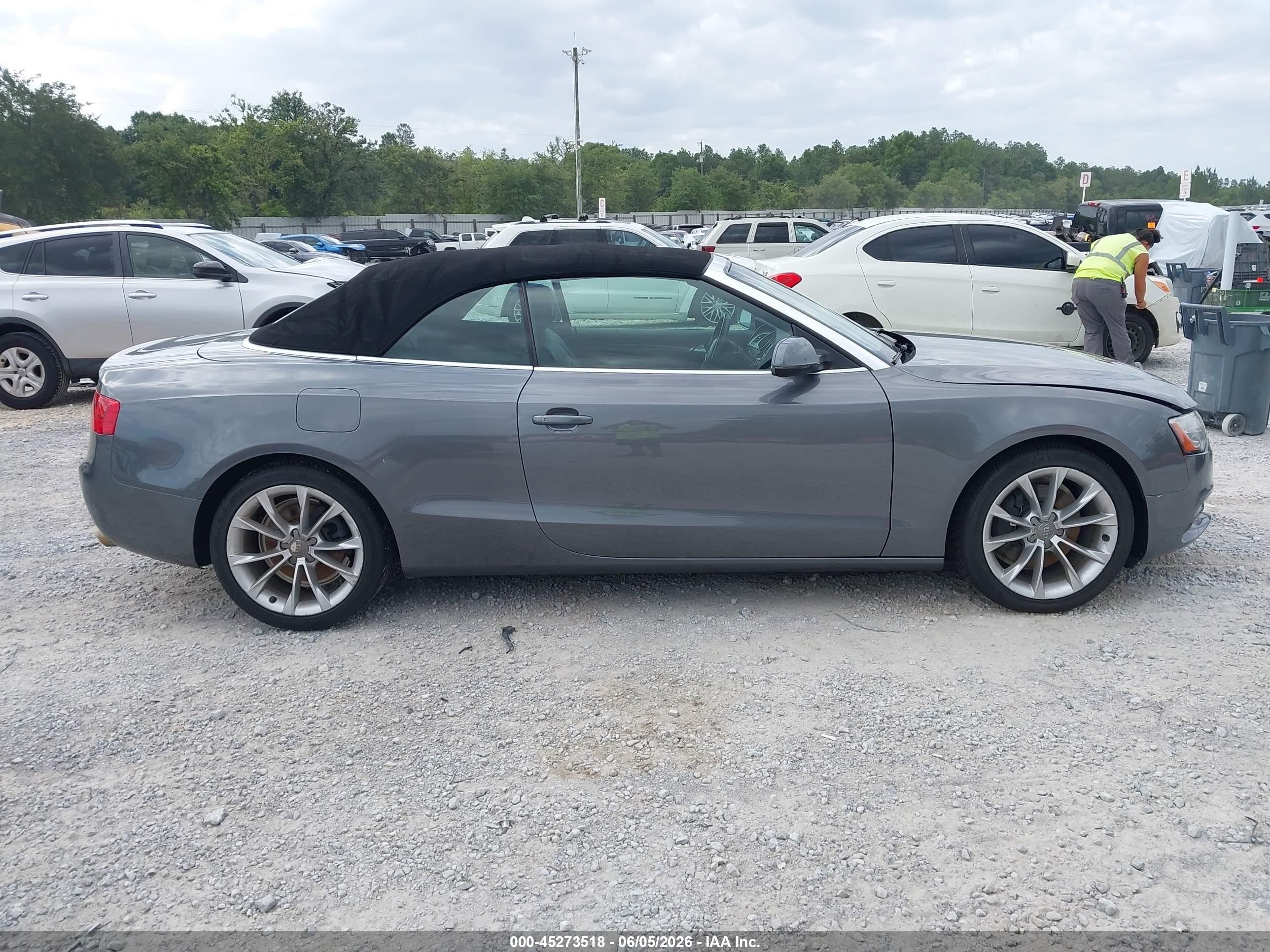 2013 Audi A5 2.0t Premium Gray vin: WAUCFAFH9DN004715