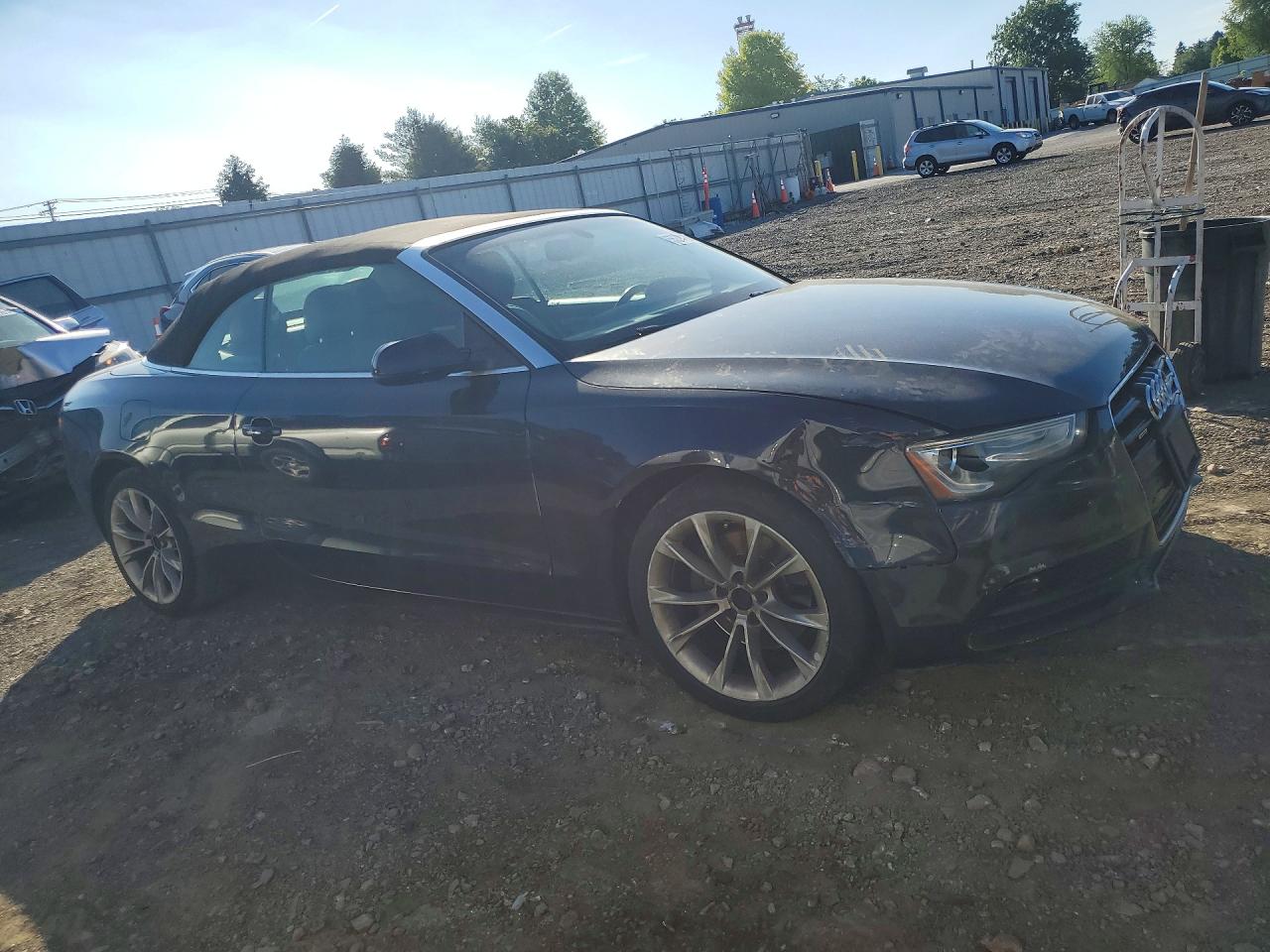 2013 Audi A5 Premium Черный vin: WAUCFAFH9DN005721