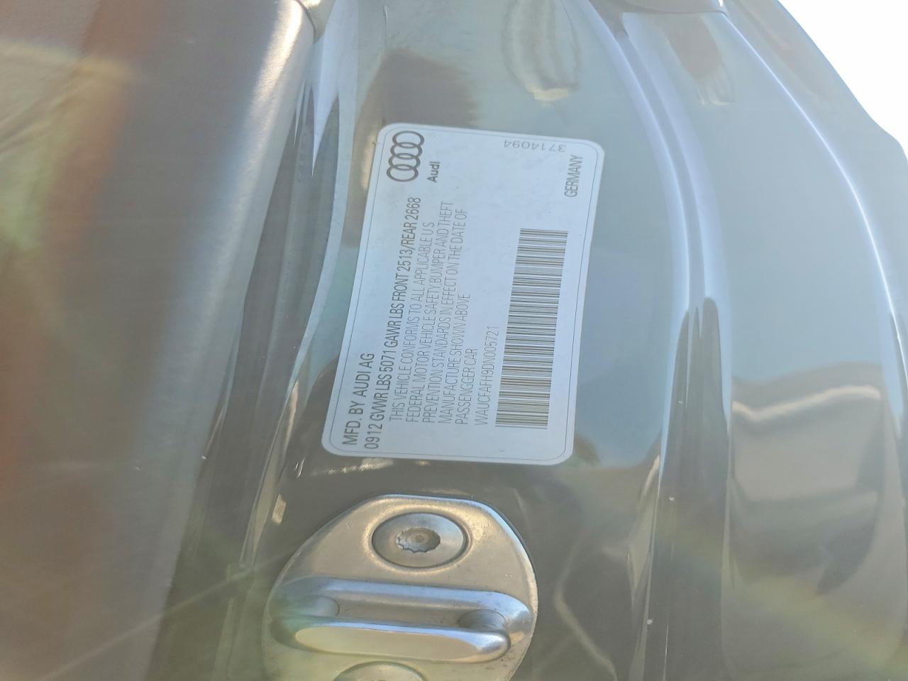 2013 Audi A5 Premium Черный vin: WAUCFAFH9DN005721