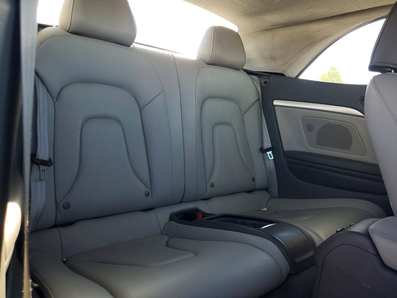 2013 Audi A5 Premium Черный vin: WAUCFAFH9DN005721