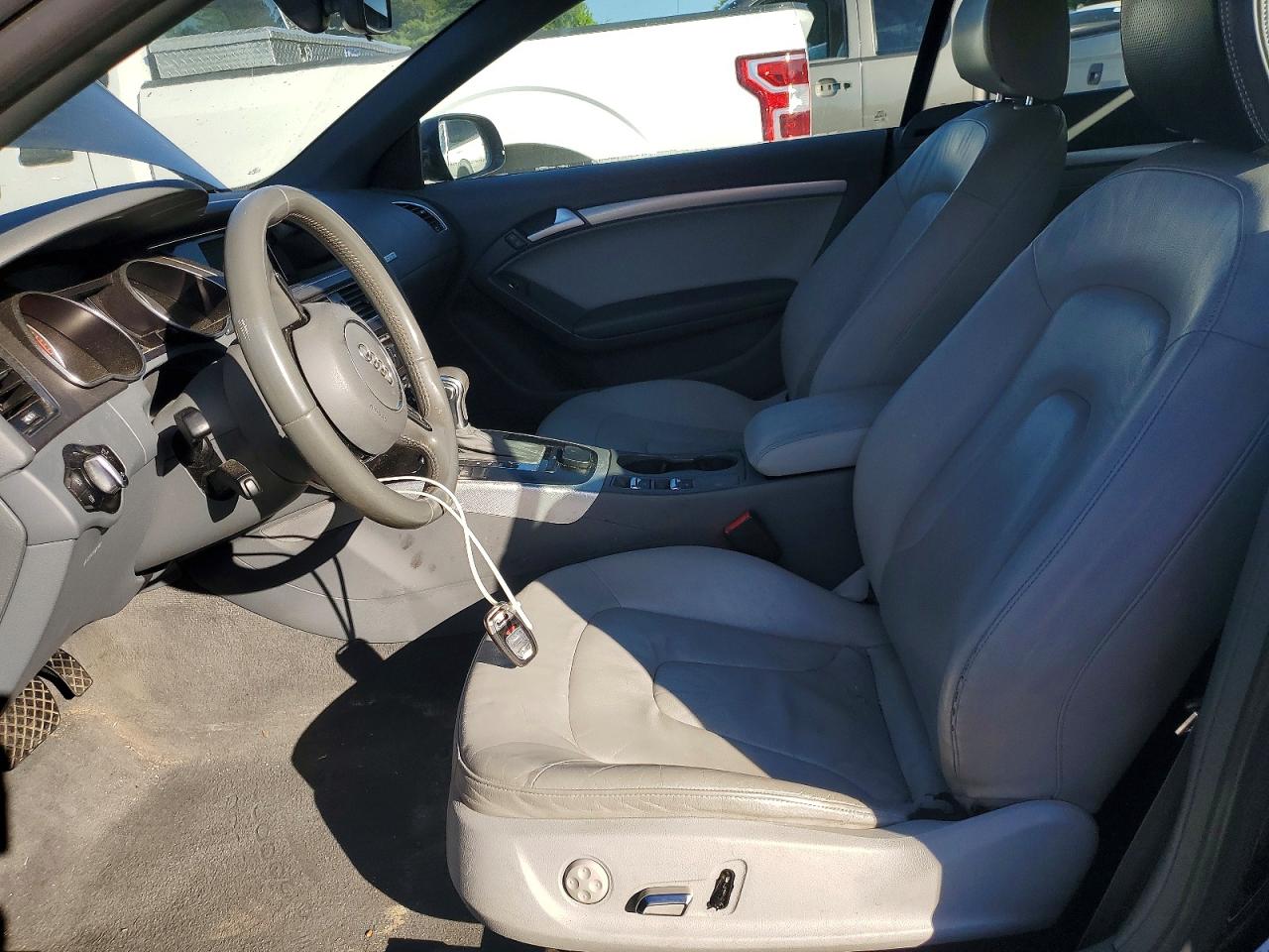 2013 Audi A5 Premium Черный vin: WAUCFAFH9DN005721