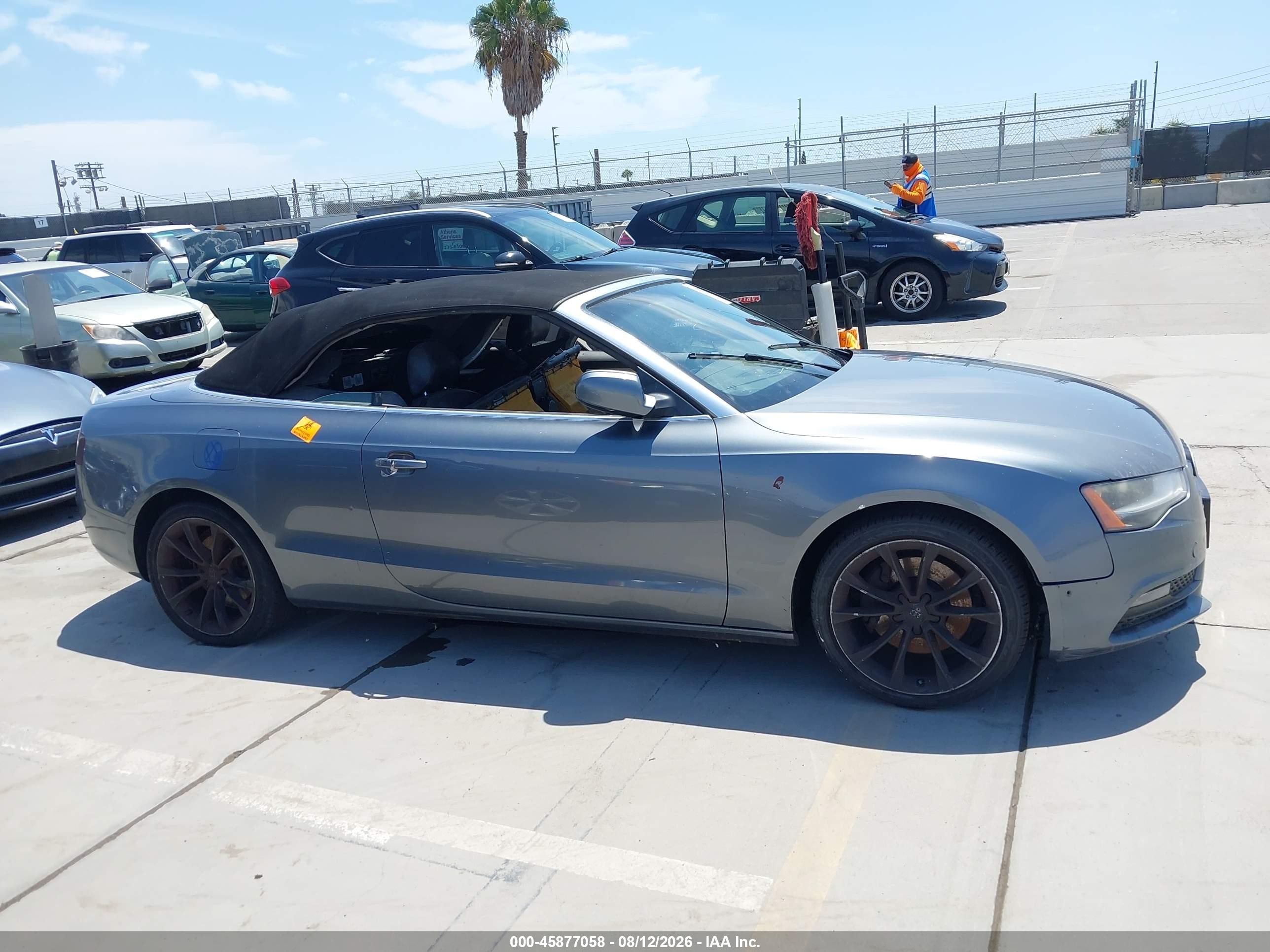 2013 Audi A5 2.0t Premium Gray vin: WAUCFAFH9DN018128