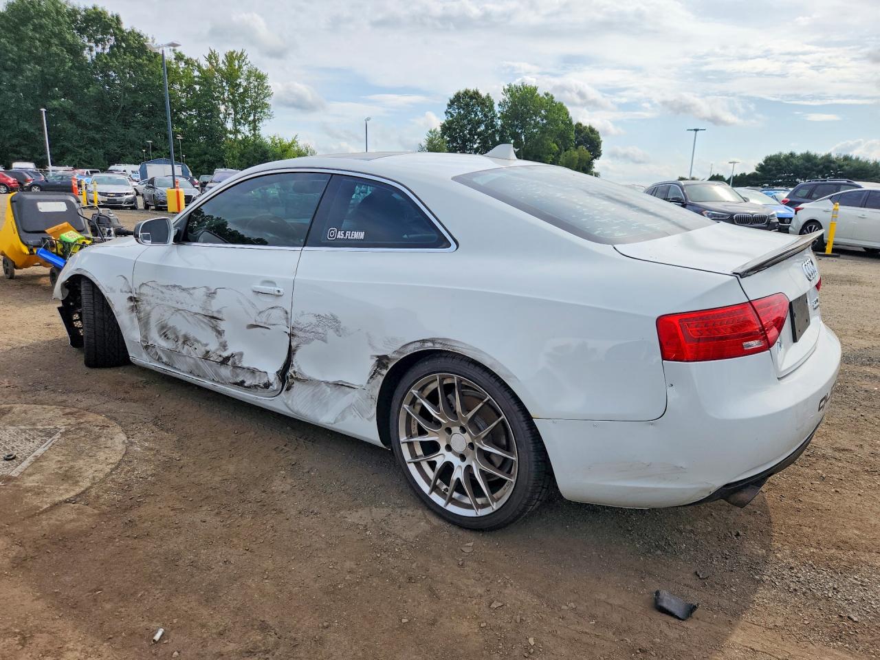 2015 Audi A5 Premium White vin: WAUCFAFR0FA025729