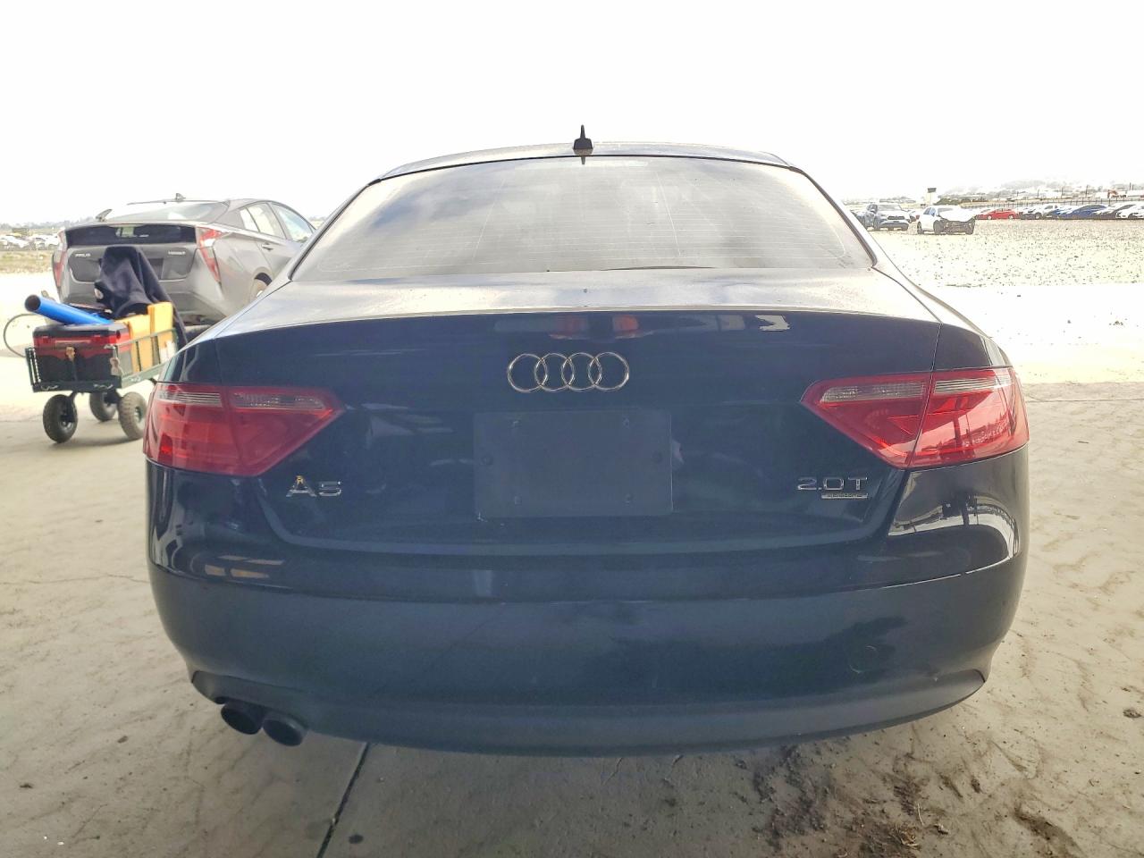 2011 Audi A5 Premium Черный vin: WAUCFAFR1BA004446
