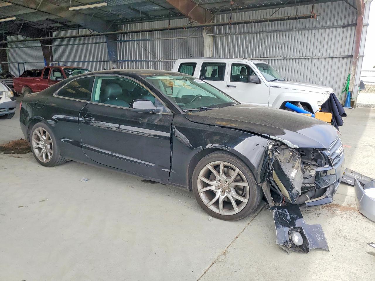 2011 Audi A5 Premium Черный vin: WAUCFAFR1BA004446