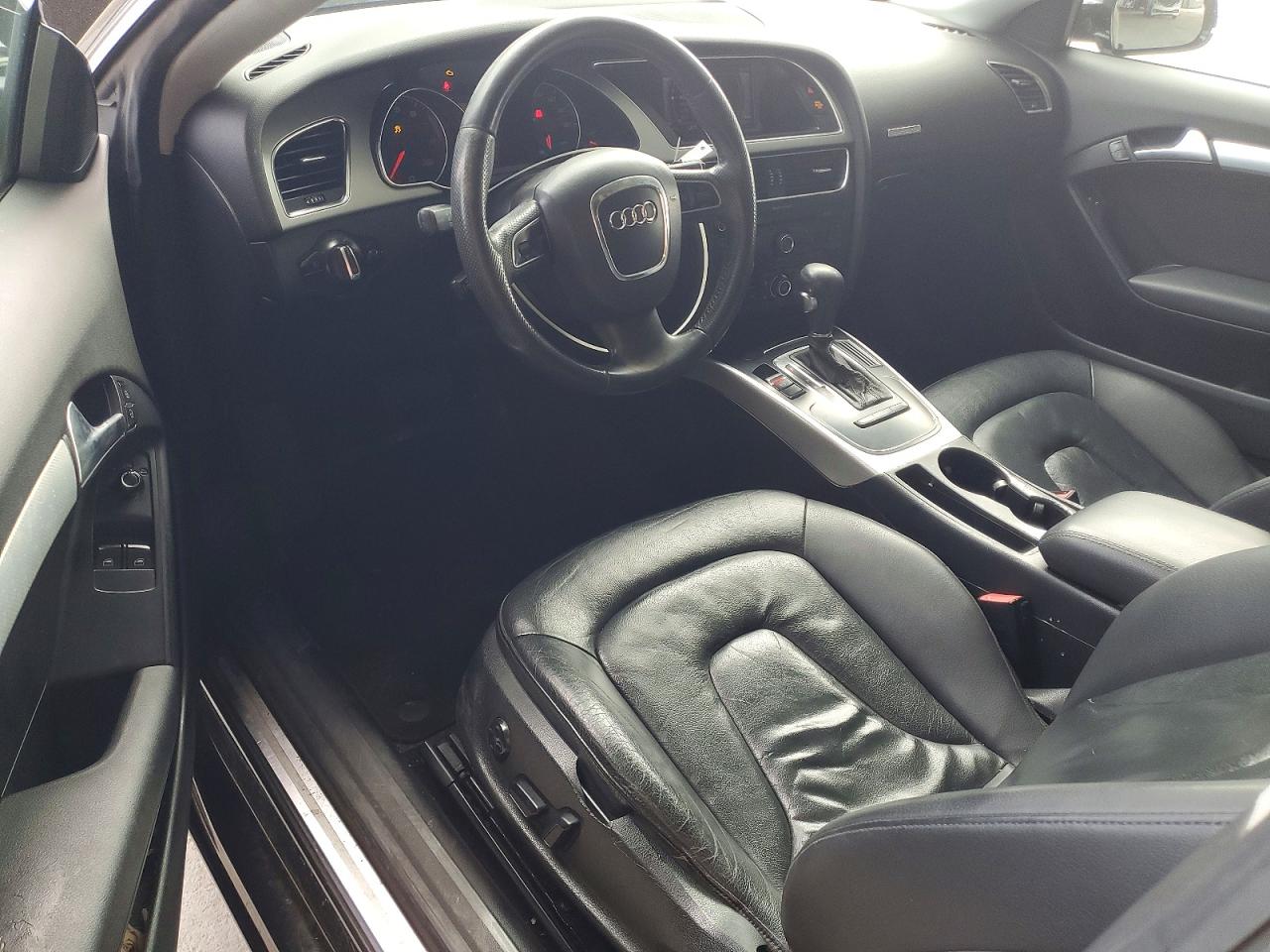 2011 Audi A5 Premium Черный vin: WAUCFAFR1BA004446