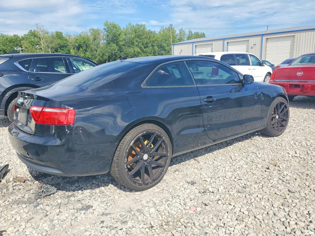 2011 Audi A5 Premium Черный vin: WAUCFAFR2BA021238
