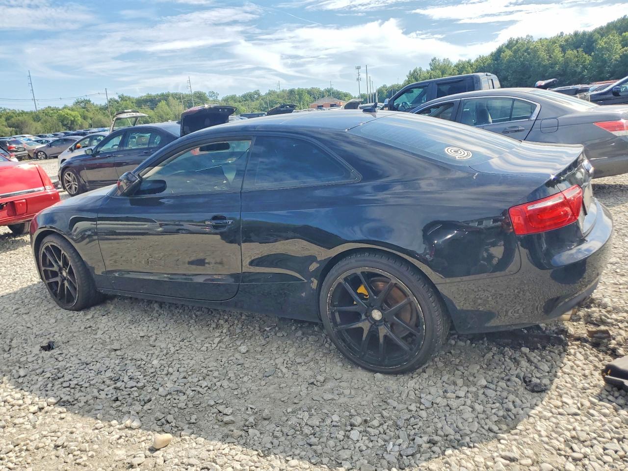 2011 Audi A5 Premium Черный vin: WAUCFAFR2BA021238