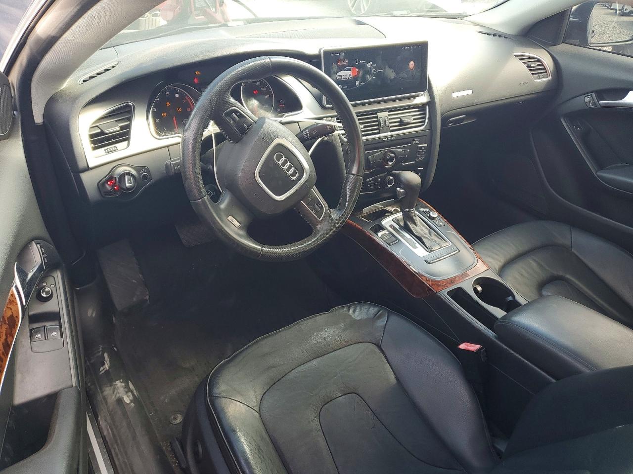 2011 Audi A5 Premium Черный vin: WAUCFAFR2BA021238