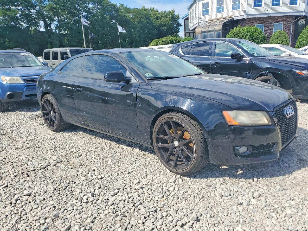 2011 Audi A5 Premium Черный vin: WAUCFAFR2BA021238
