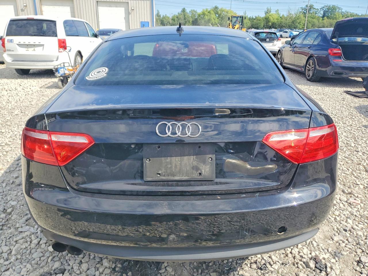 2011 Audi A5 Premium Черный vin: WAUCFAFR2BA021238