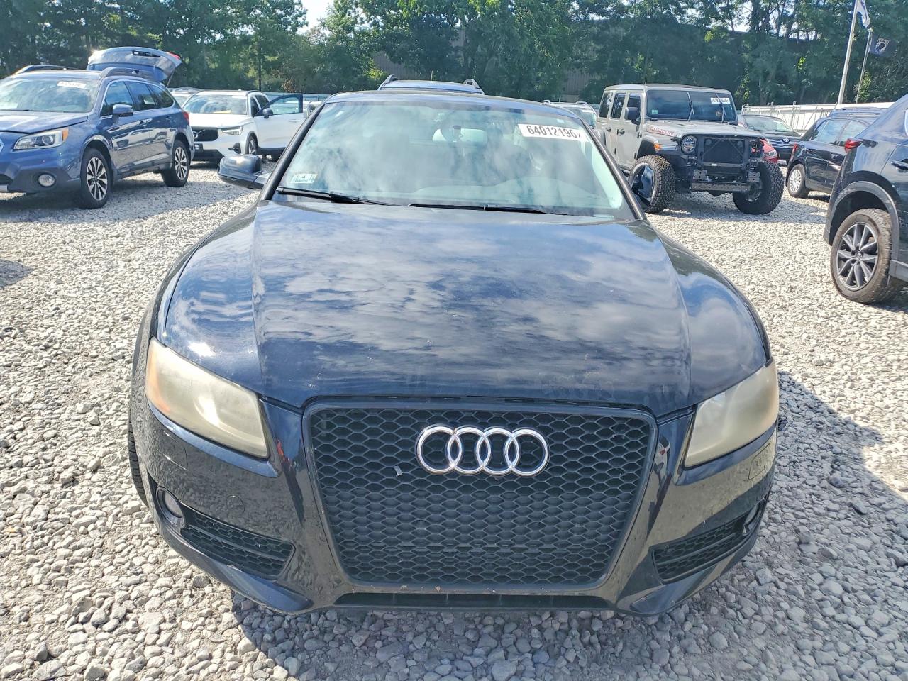 2011 Audi A5 Premium Черный vin: WAUCFAFR2BA021238