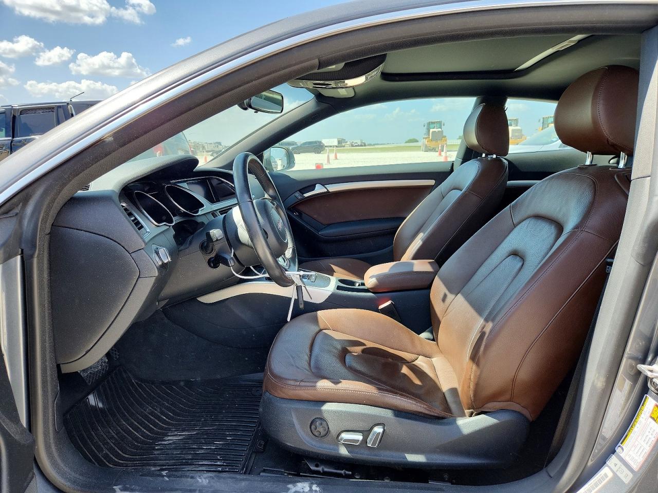 2014 Audi A5 Premium Серый vin: WAUCFAFR3EA031202