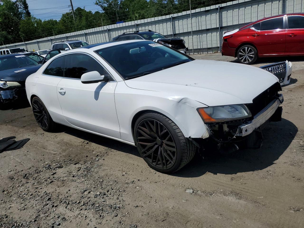 2010 Audi A5 Premium White vin: WAUCFAFR4AA053946