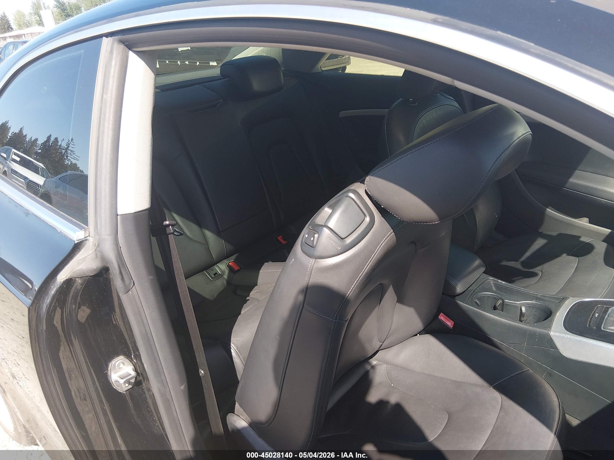 2013 Audi A5 2.0t Premium Черный vin: WAUCFAFR4DA035497