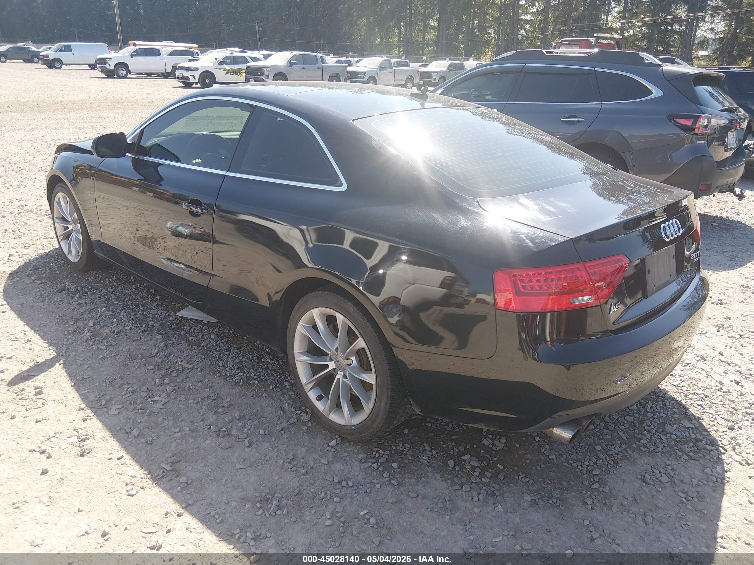 2013 Audi A5 2.0t Premium Черный vin: WAUCFAFR4DA035497