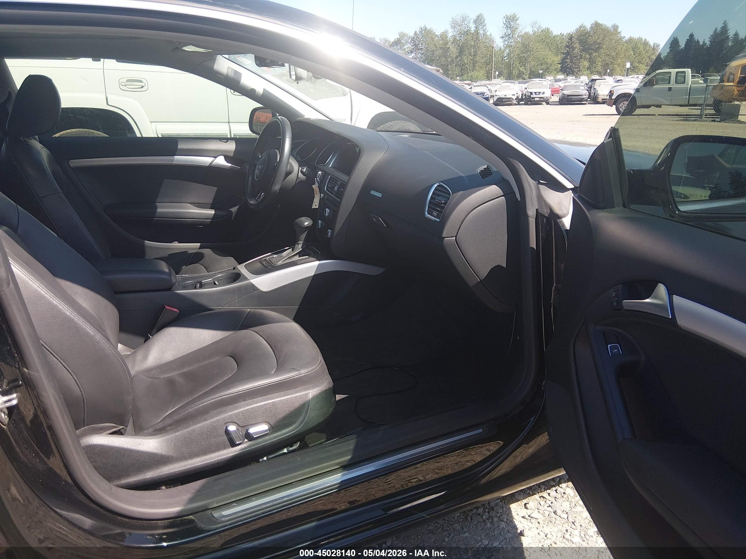 2013 Audi A5 2.0t Premium Черный vin: WAUCFAFR4DA035497