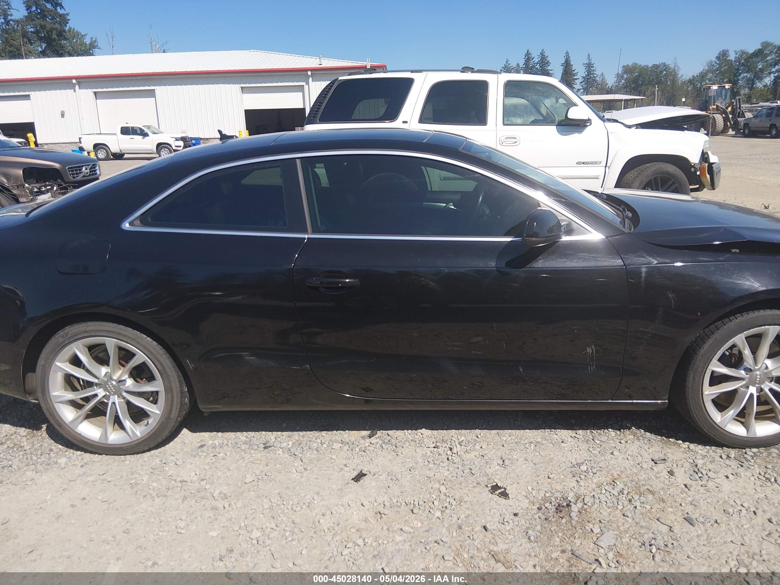 2013 Audi A5 2.0t Premium Черный vin: WAUCFAFR4DA035497