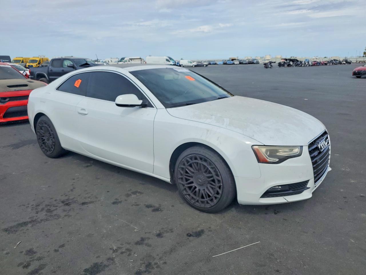 2013 Audi A5 Premium White vin: WAUCFAFR4DA066135