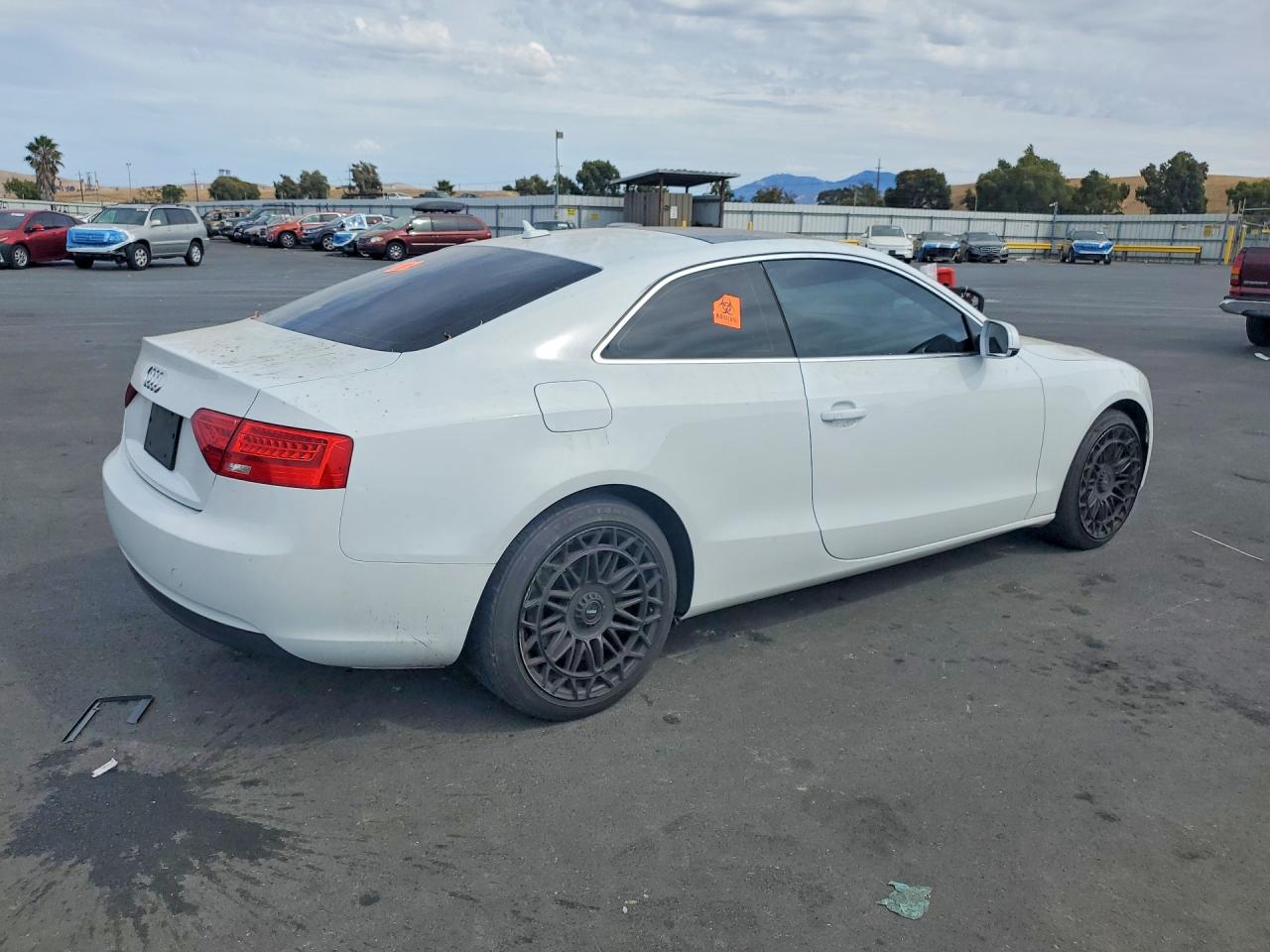 2013 Audi A5 Premium White vin: WAUCFAFR4DA066135