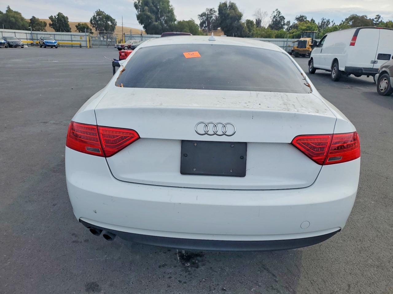 2013 Audi A5 Premium White vin: WAUCFAFR4DA066135
