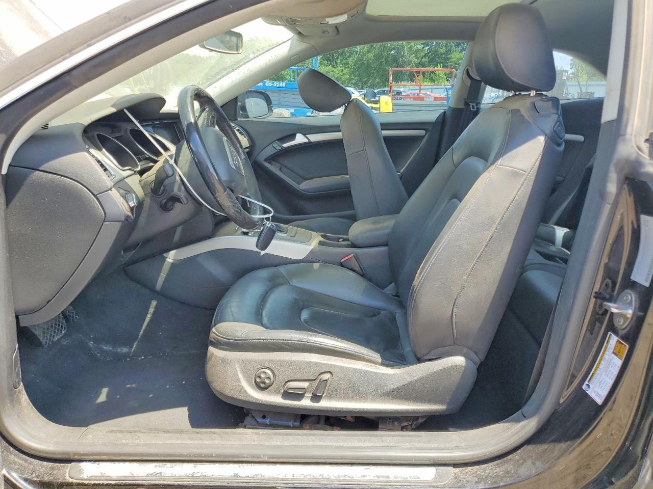 2011 Audi A5 Premium Черный vin: WAUCFAFR5BA041175
