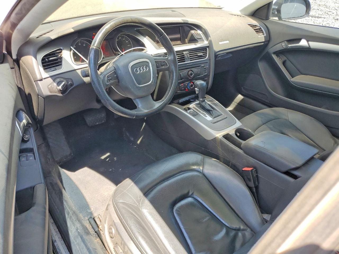 2011 Audi A5 Premium Черный vin: WAUCFAFR5BA041175