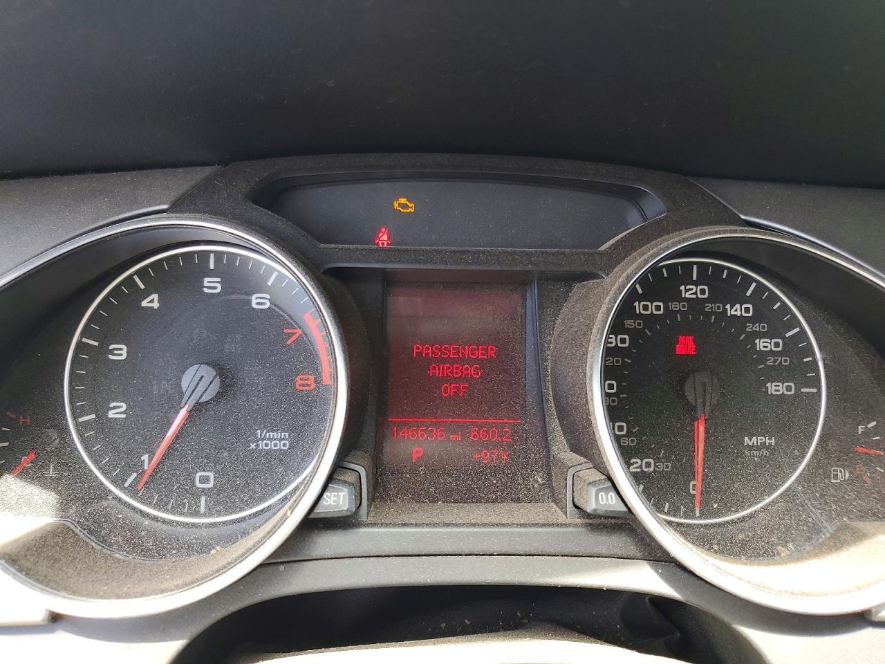 2011 Audi A5 Premium Черный vin: WAUCFAFR5BA041175