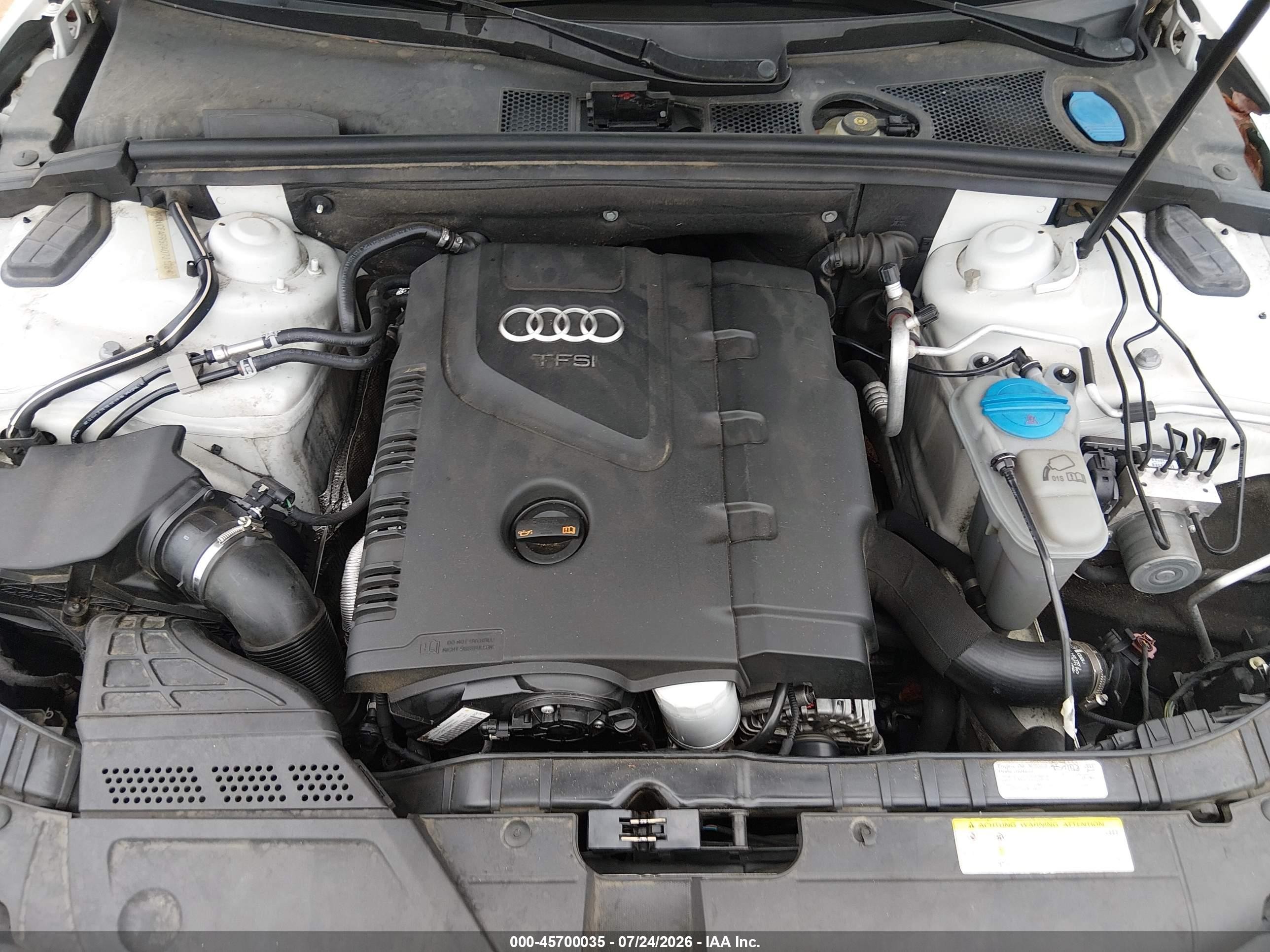 2013 Audi A5 2.0t Premium Белый vin: WAUCFAFR5DA070176
