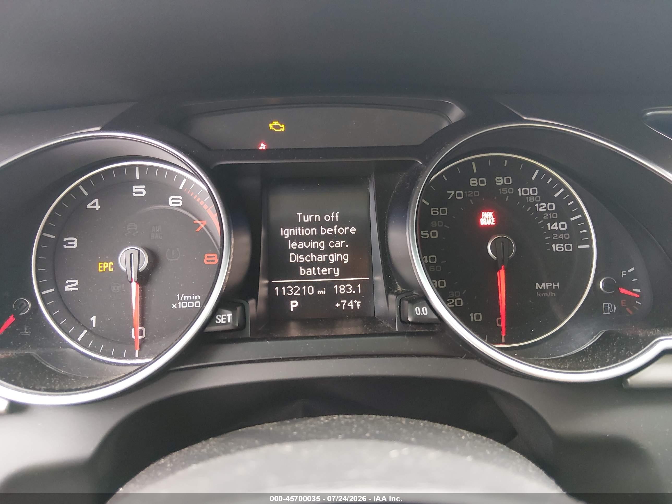 2013 Audi A5 2.0t Premium Белый vin: WAUCFAFR5DA070176